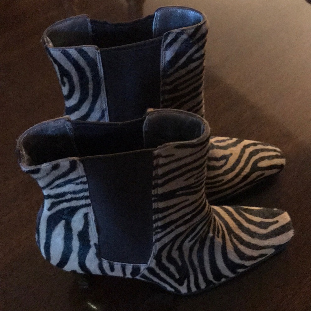 Escada leopard print boots, chunky gold heel (6B).